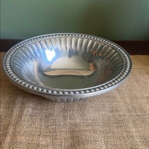 Wilton Armetale RWP Flutes Pearls 9” Serving Bowl Decor